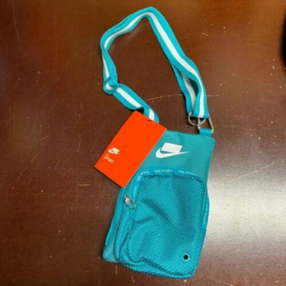 Nike Sport Small Items Crossbody/Shoulder Bag